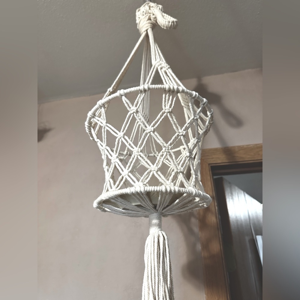 Macrame plant holder 🪴